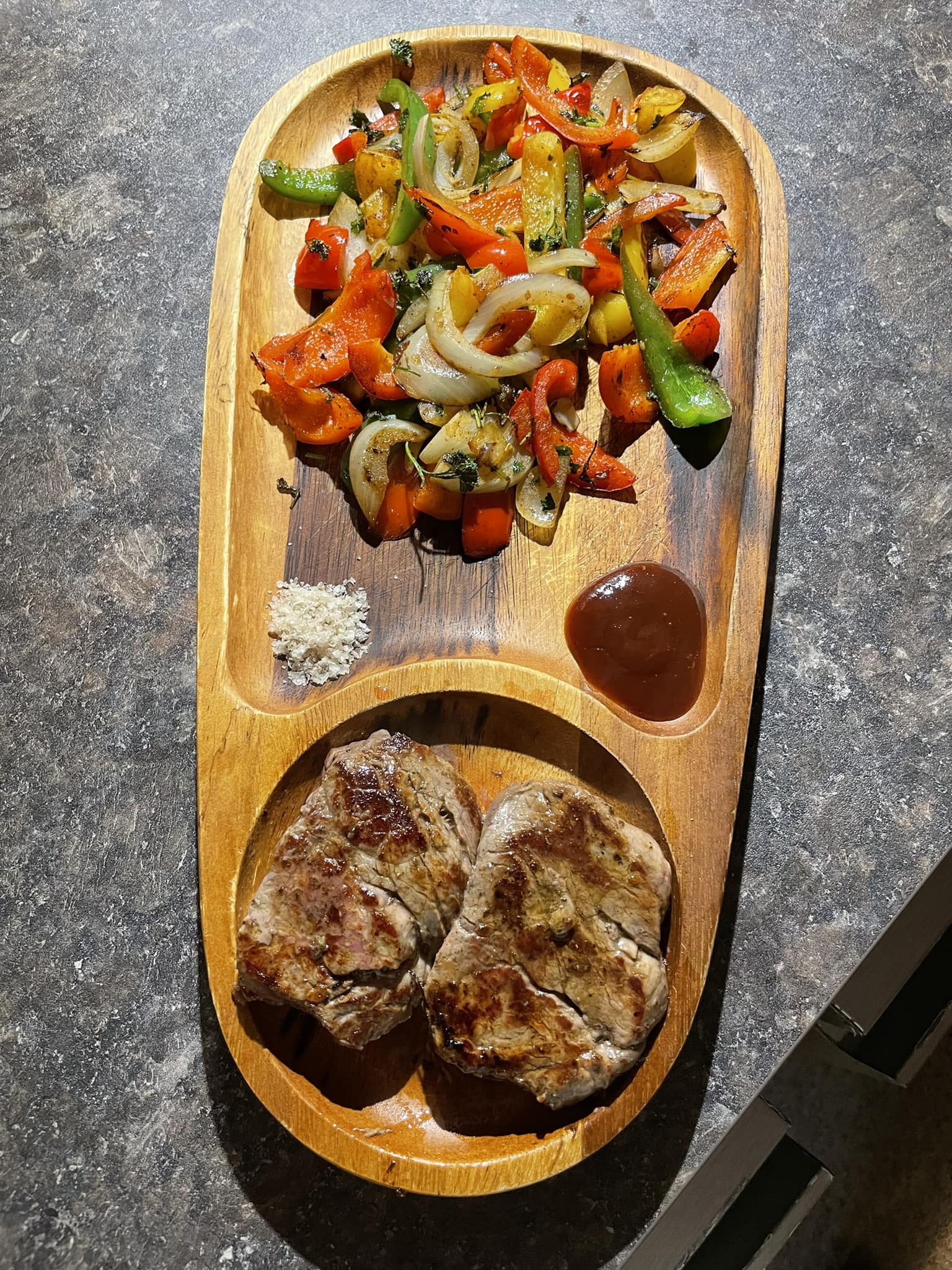 frankie-steak-house-01