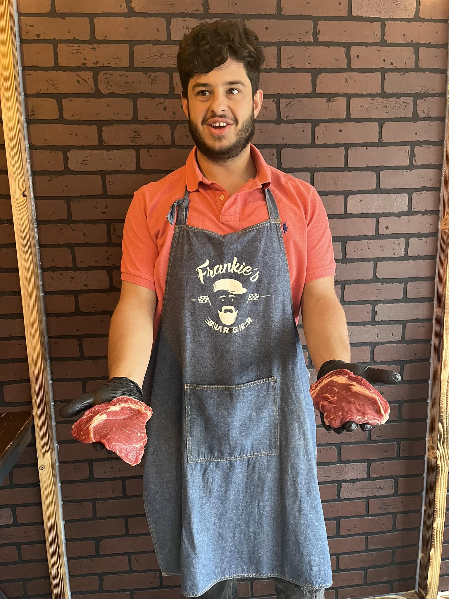 frankie-steak-house-08